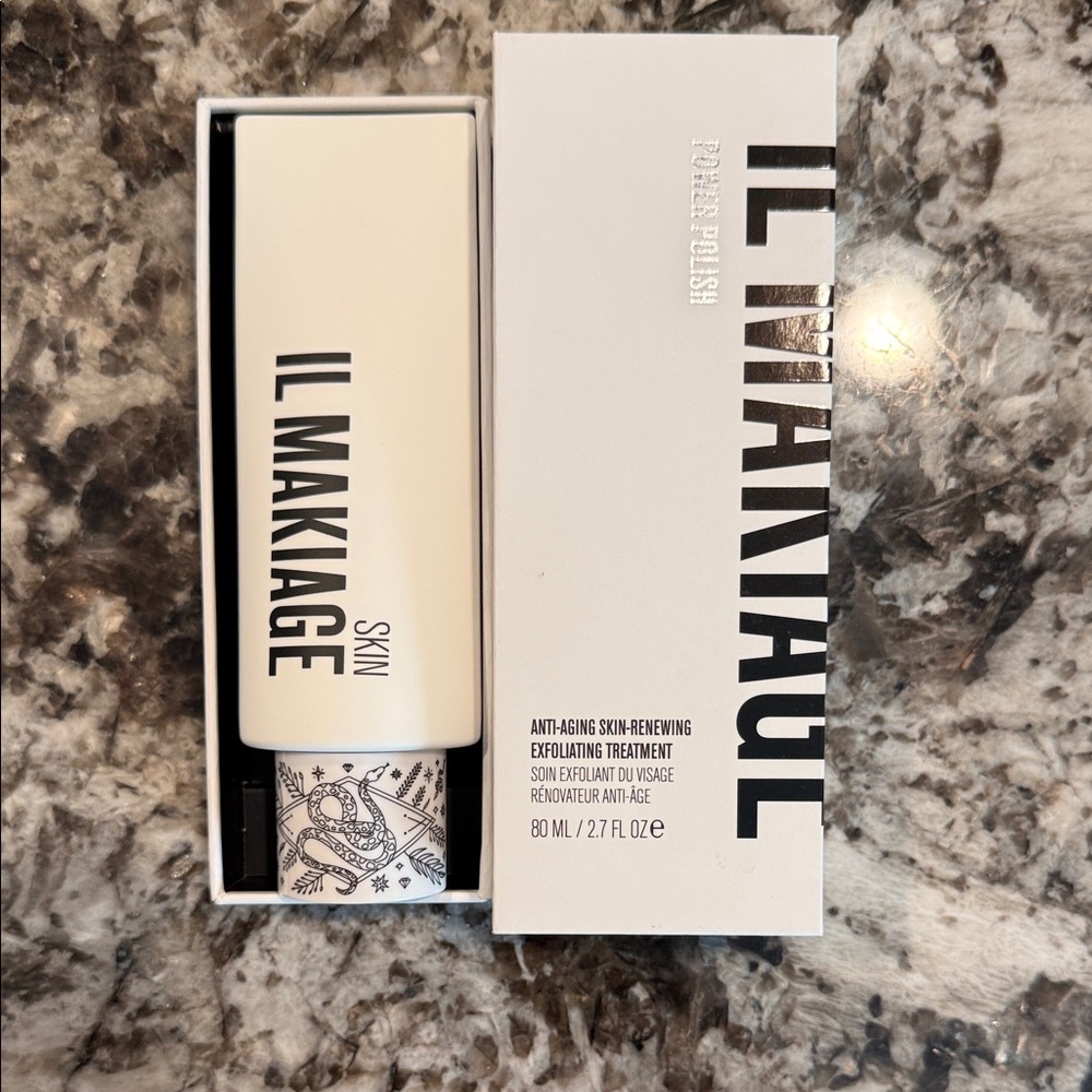 IL MAKIAGE Skin Exfoliating Treatment in White and Black